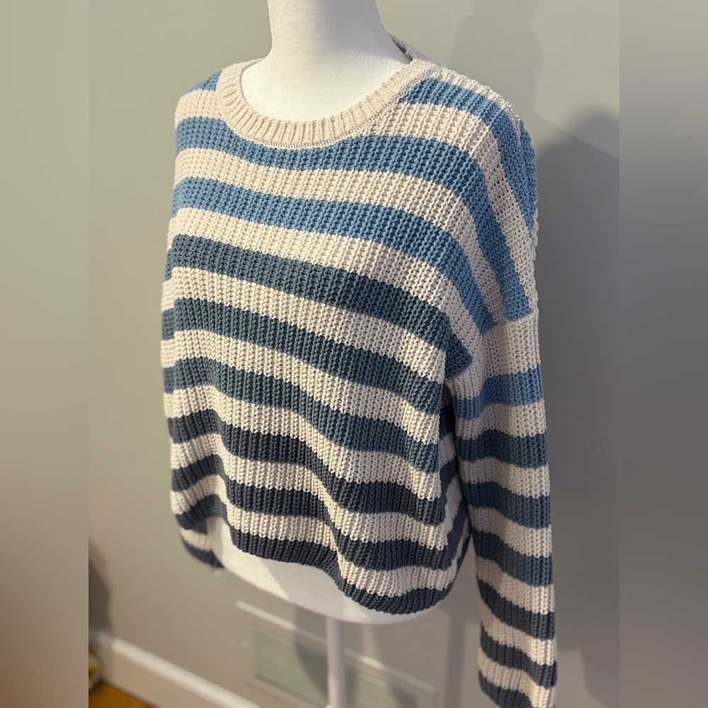 Francesca’s - Scarlett Multi Stripe Ombre Blues Pullover Women’s Sweater - Picture 5 of 6